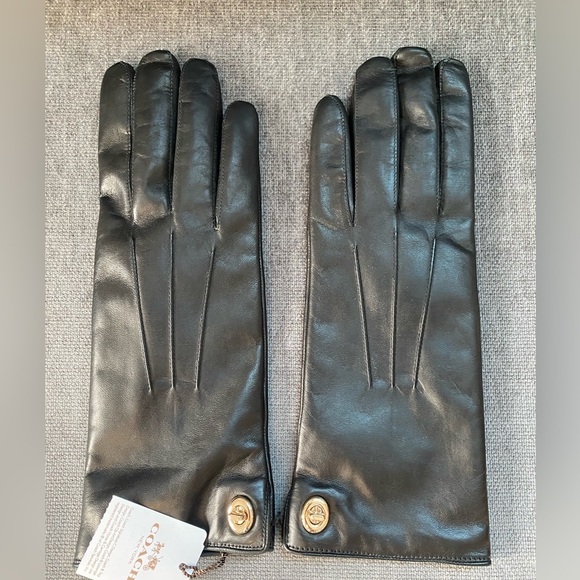 NWT Coach Turnlock Black Sheep Leather Cashmere Lined Women’s Gloves Siz… - Picture 1 of 7
